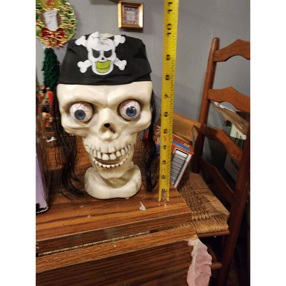 Vintage Fun‎ World Electronic Drop Eye Skeleton Pirate Decor Halloween. Works.
